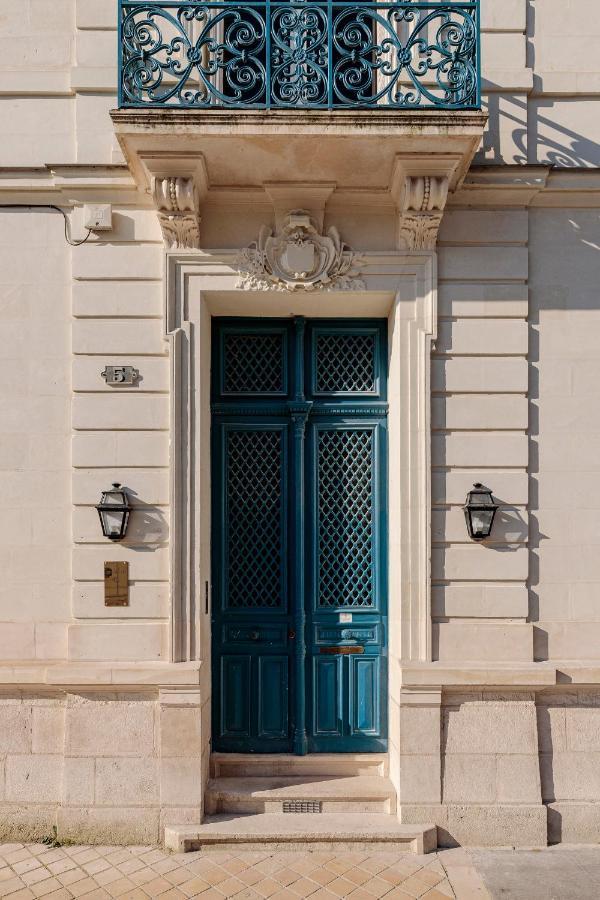 Hotel Corneille - Entree Autonome, Reception En Ligne - Encore Mieux Tours Bagian luar foto